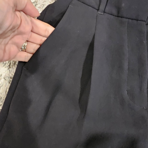 Aritzia Wilfred SZ 4 Black Dashwood Pants Cuffed Hem Pleated Front Ankle Pants - Picture 8 of 15